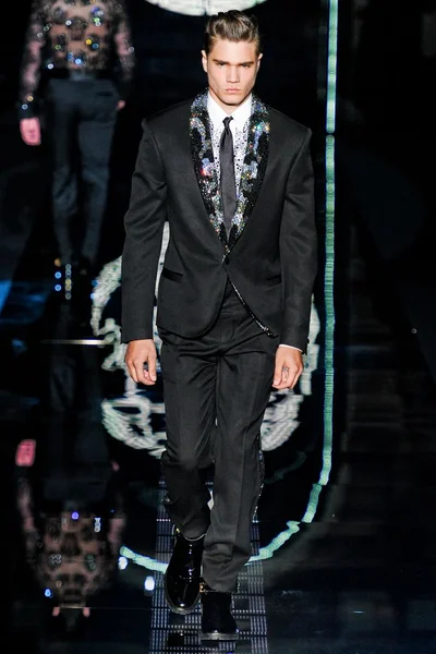 Look 46